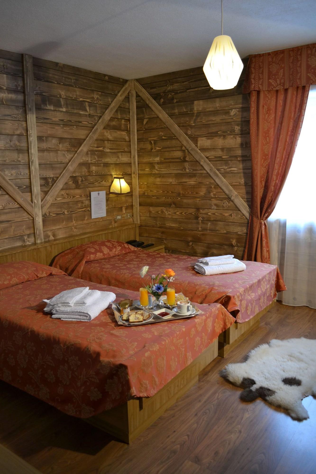 Hotel Rododendro Val Di Fassa Campitello di Fassa Exterior foto